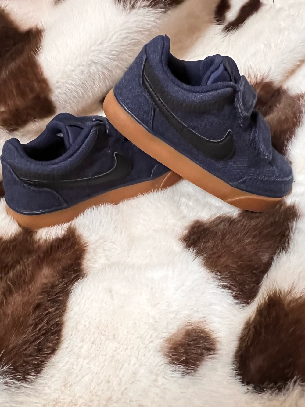 Nike Kids Navy Sneakers with Gum Sole and Black Swoosh